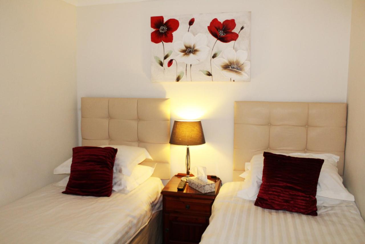 The Lion Hotel Buckden  Kültér fotó